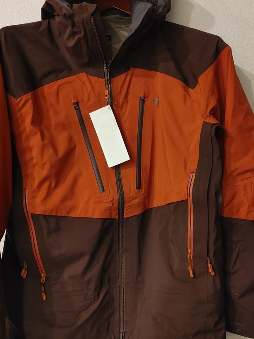 Brand New With Tags Mountain Hardwear Cyclone Jacket Size. Medium