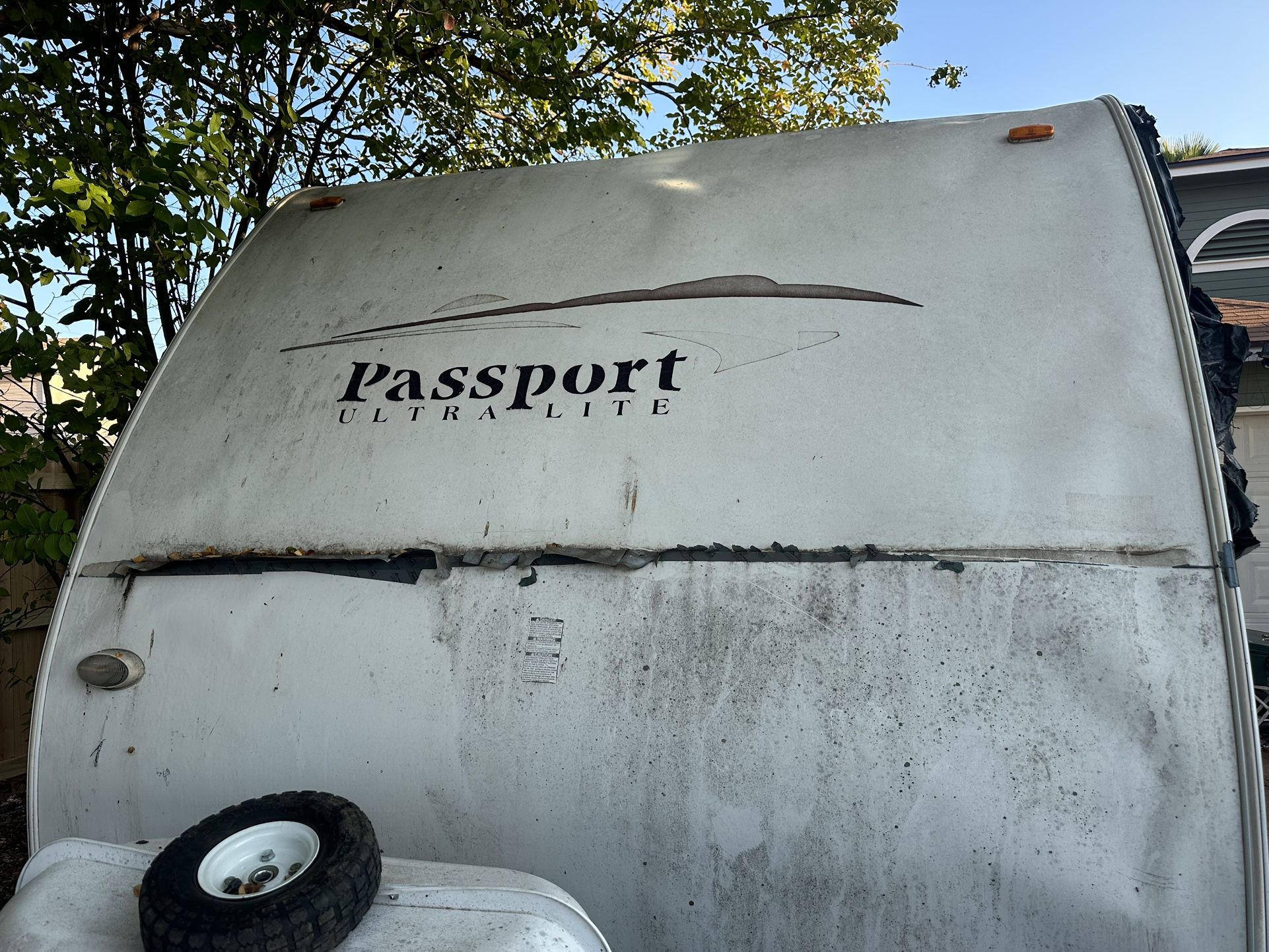 Keystone Passport Ultra Lite Camper – (As-Is)