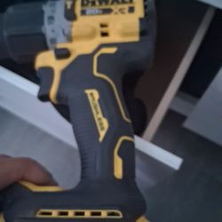 Dewalt 20volt Brushless Cordless Dril With Battery 