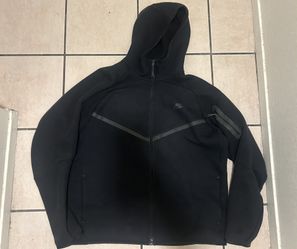 Black Nike Tech Size XL