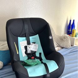 Toddler Carseat-Cosco kids 