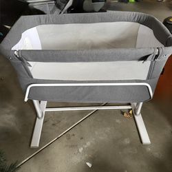 Gray Baby Bedside Bassinet 