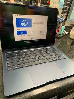 MacBook Air 68056-1