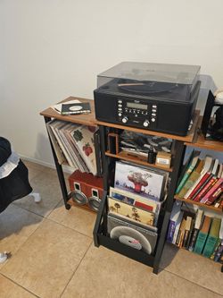 Record player and vynil  need gone