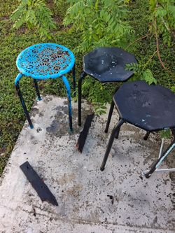 Metal plant stand