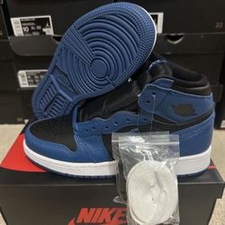 Nike Air Jordan 1 High Marina Blue Black. 575441-404 Size  7Y Brand New 