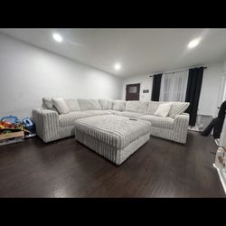 Sectional couch And Ottoman 