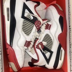 Jordan 4 Fire Red Size 9