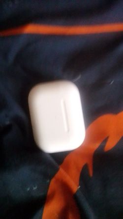 AIR PODS FOR TRADE FOR BEATS HEAD PHONES read description first come first serve