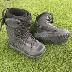 ⛄️🌸 Women’s Snowboard Boots size 7