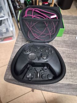 Xbox one elite controller 2 with all assesories and box
