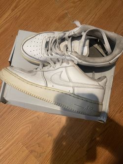 White Nike Air Force 1 