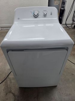 GE DRYER MINT CONDITION