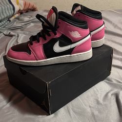 Jordan 1 Pink White And Black 