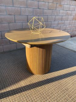 Gorgeous dining table