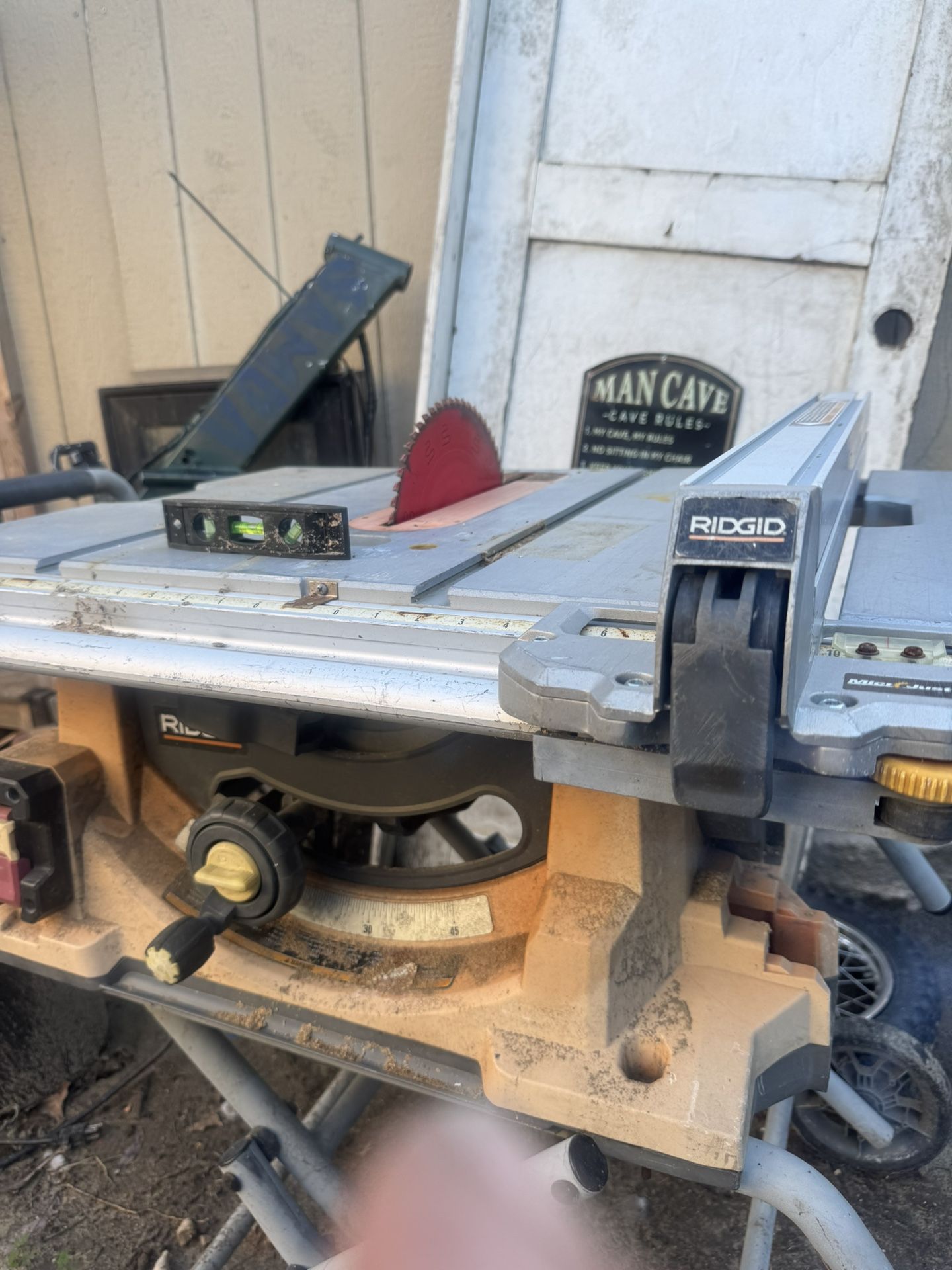 Rigid Table Saw 