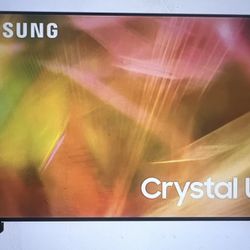 Samsung 55 inch 4k TV + unopened wall mount