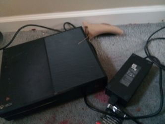 Xbox one wit controller and installed games