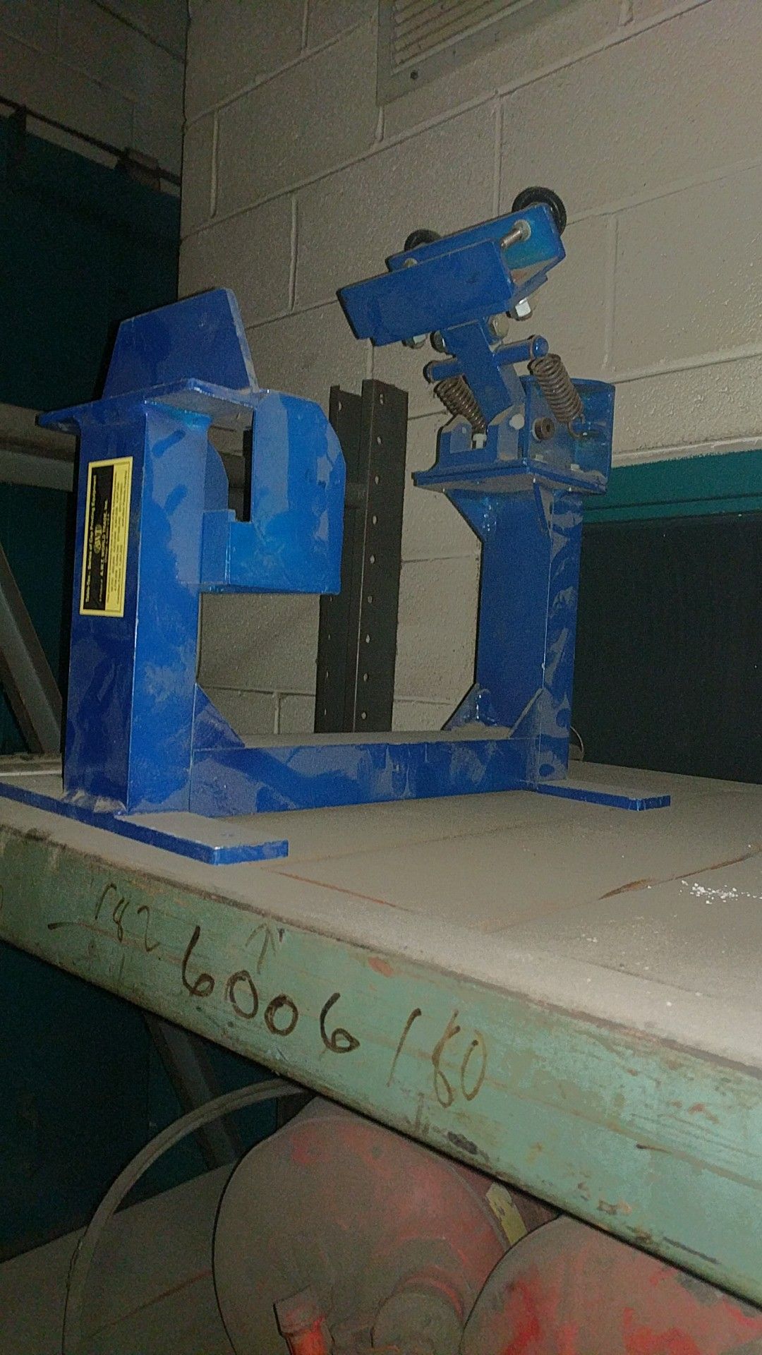 One color screen printing cap printer.