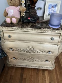 Dresser And Night Stand . Headboard 200$ Like New