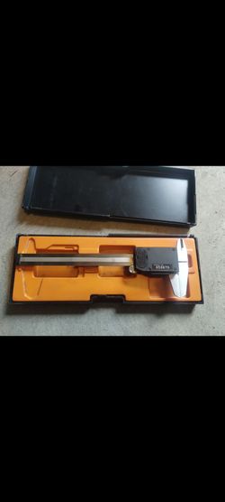 Max Cal digital caliper tool
