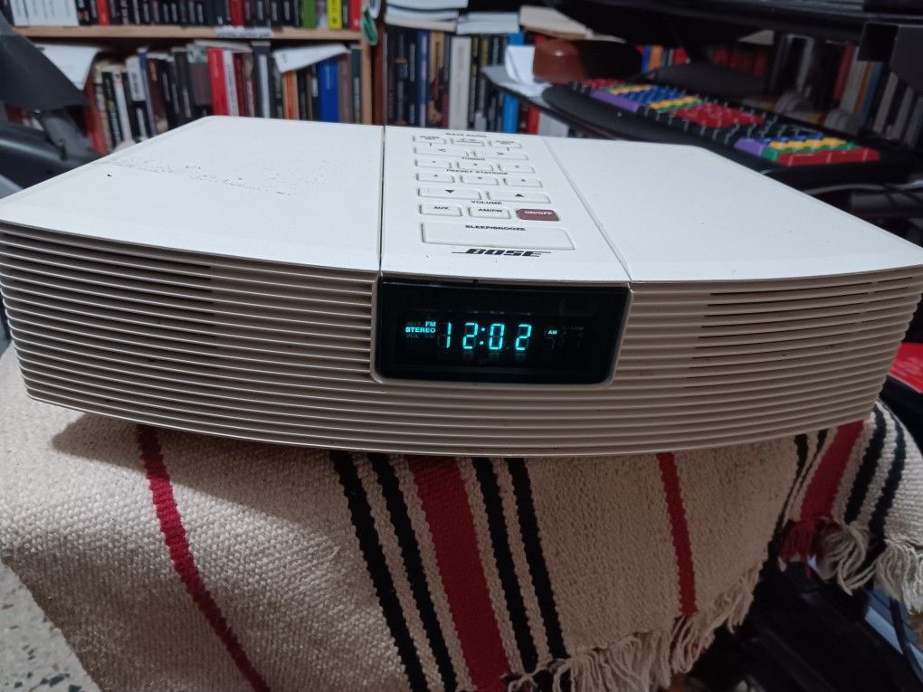 BOSE WAVE RADIO AND SPEAKER