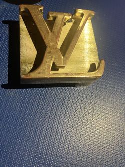 L V Belt Buckle