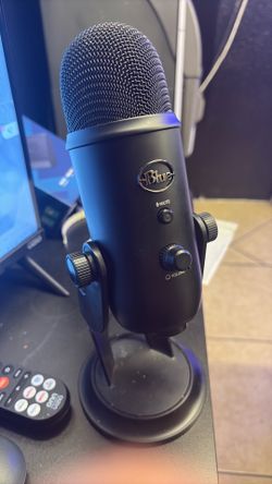 Blue yeti microphone