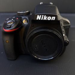 Nikon D3300 DSLR Camera Bundle