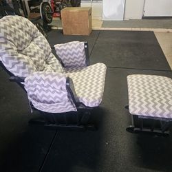 ROCKING CHAIR WITH FOOT STOOL