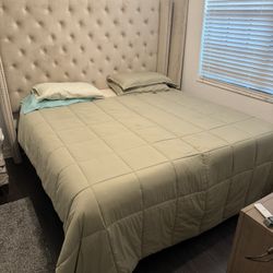 Temperpedic King Bed. 2 Twins With Individual Adjustable Base. 