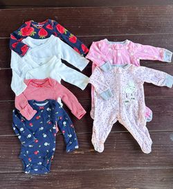 Carter's, H&M, and Gerber Baby Bodysuit and Sleeper Bundle Lot 7 Pieces  Size Preemie