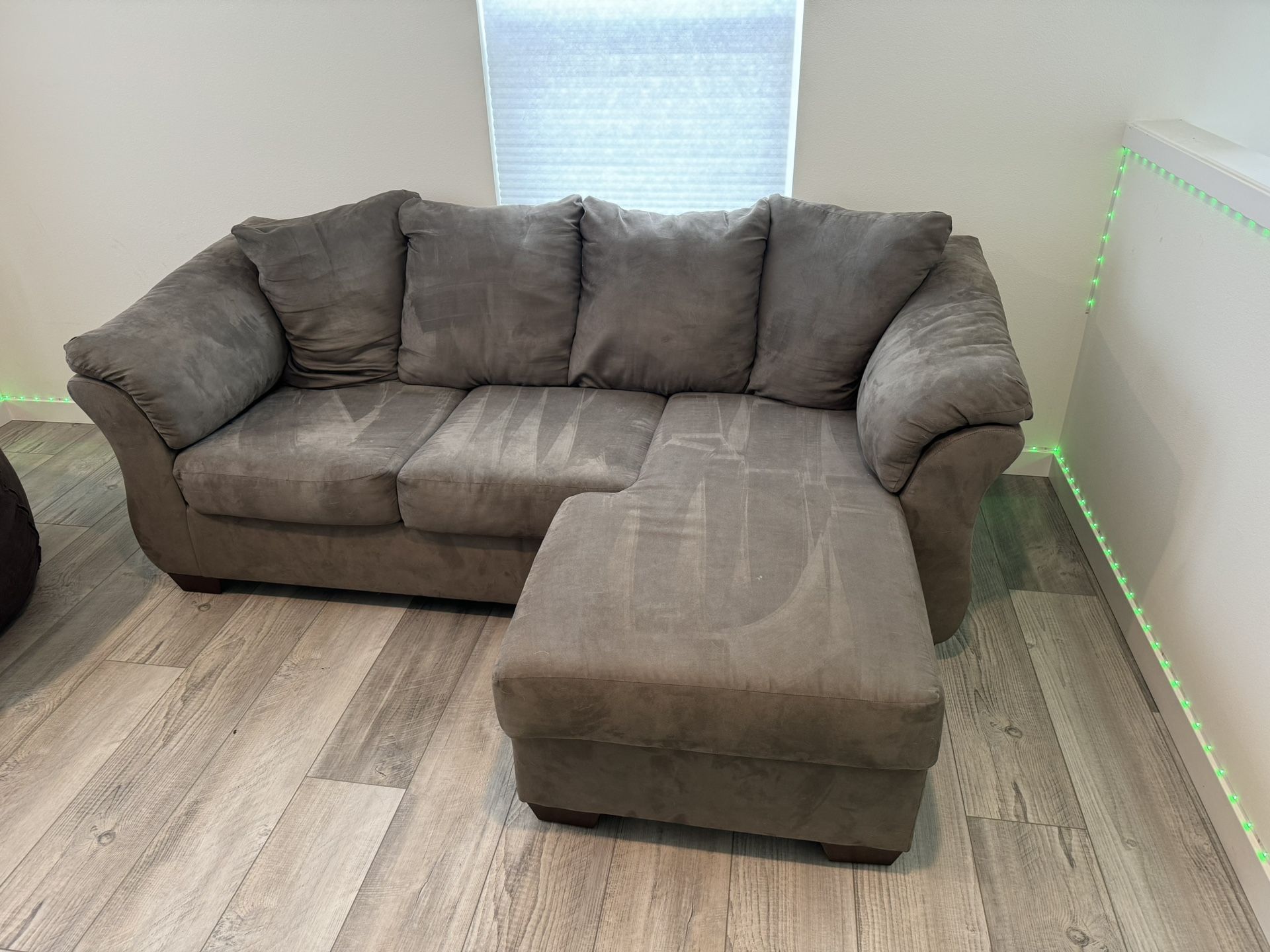 $600 3section Left Or Right Sectional Couch