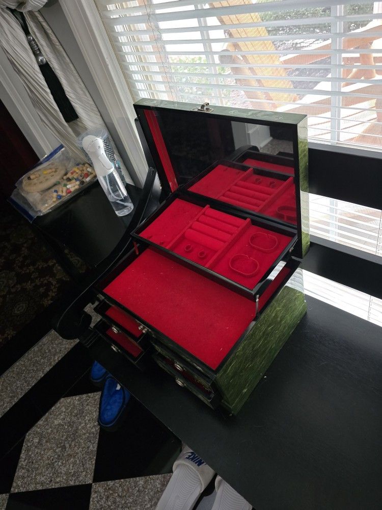 Vintage Jewelry Box