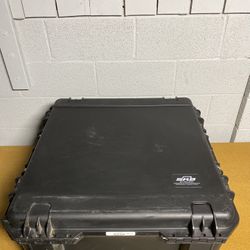 SKB LOCK CASE Rolling w/ handle,  Waterproof w/ Cubed Foam 24x24x14 photography, tactical, tech, instruments