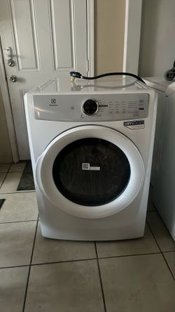Electrolux front load electric dryer,