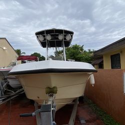 2014 Angler 17ft  Open fisherman. 