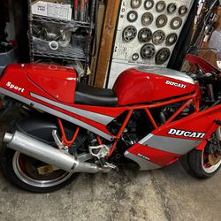 1990 Ducati 