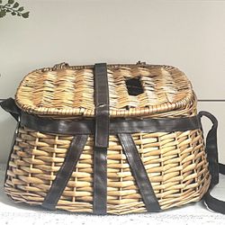 Wicker & Faux Leather Antiqued Woven Fly Fishing Creel Fish Basket Home  Decor for Sale in Gilbert, AZ - OfferUp