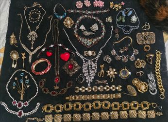 Vintage costume jewelry lot