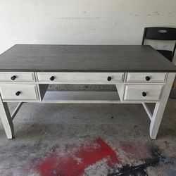 Office desk / table