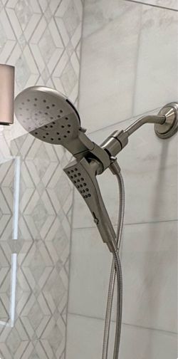 MOEN Verso 8-Spray 7 in. Dual Wall Mount Fixed and Handheld Shower Head (brushed nickel finger print proof)