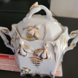 Fine China Sugar Bowl With Lid.