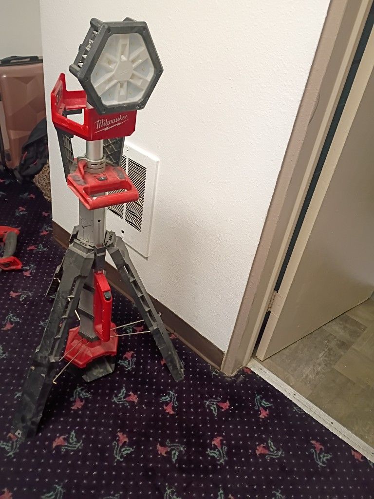 Milwaukee M18 Cordless Light