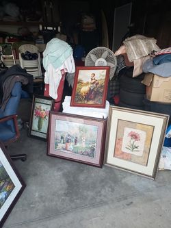 Wall picture frames