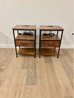 2 Nightstands