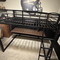 Sturdy Full Size Loft Bed With Desk