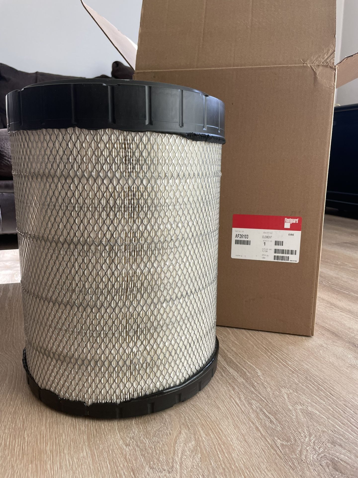 Air filter Cummins Fleetguard AF26103 for International Prostar.