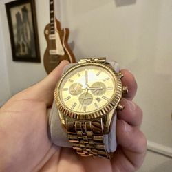 Beautiful 😍!! Michael Kors Gold Unisex Watch !!