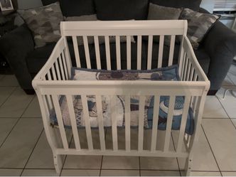 White Mini Baby Crib